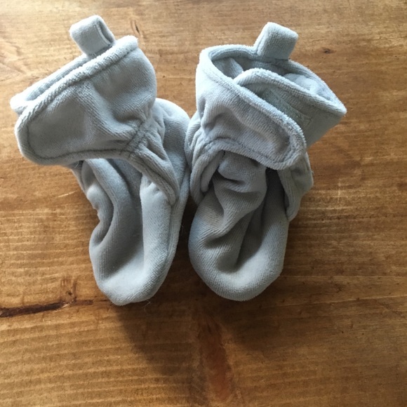 Hudson baby booties - Picture 1 of 2